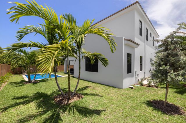 309 Cascade Lane, Palm Beach Shores, FL 33404