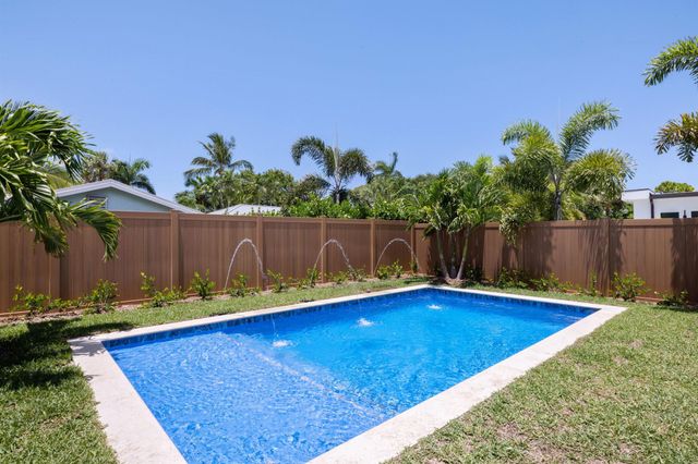 309 Cascade Lane, Palm Beach Shores, FL 33404