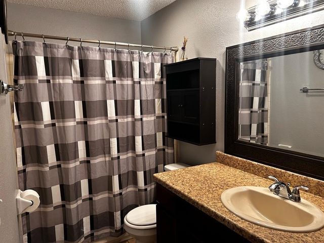 2501 Gulf Freeway 8A, Dickinson, TX 77539