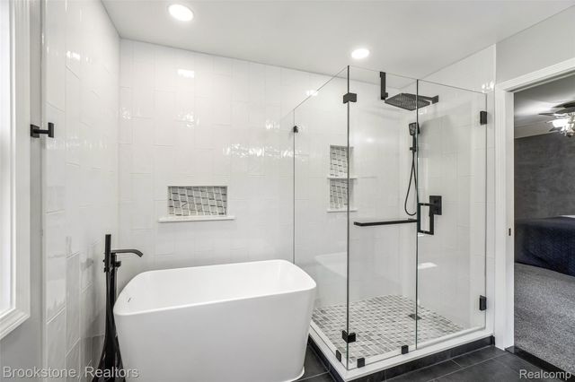 6423 Southampton Drive, Independence Charter Township, MI 48346