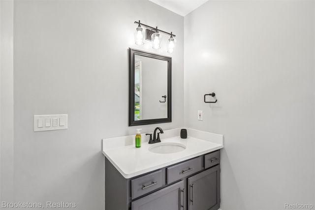 6423 Southampton Drive, Independence Charter Township, MI 48346