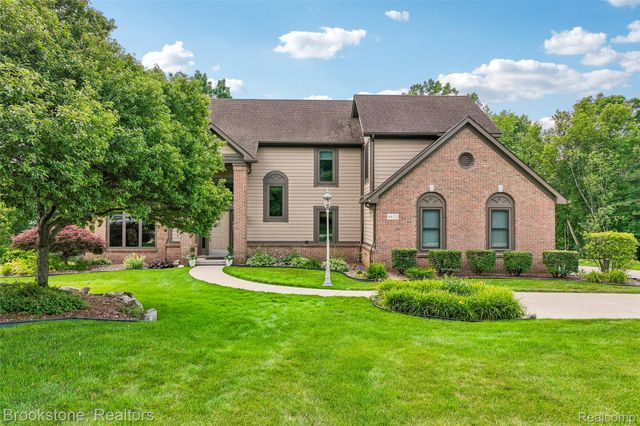 6423 Southampton Drive, Independence Charter Township, MI 48346