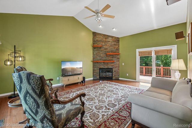 6423 Southampton Drive, Independence Charter Township, MI 48346