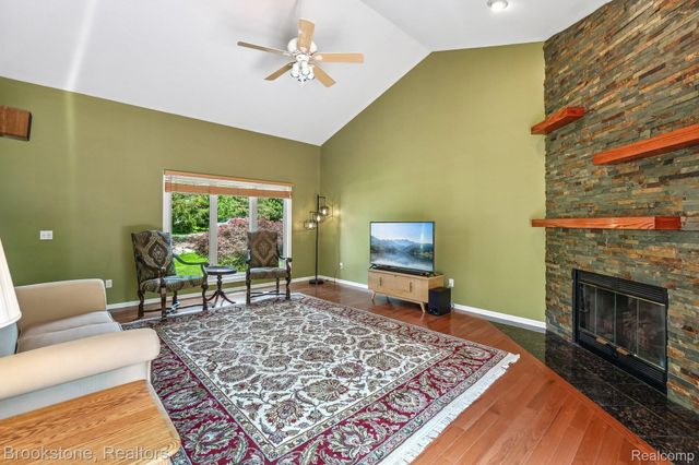 6423 Southampton Drive, Independence Charter Township, MI 48346