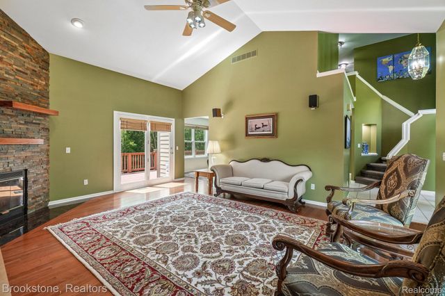 6423 Southampton Drive, Independence Charter Township, MI 48346