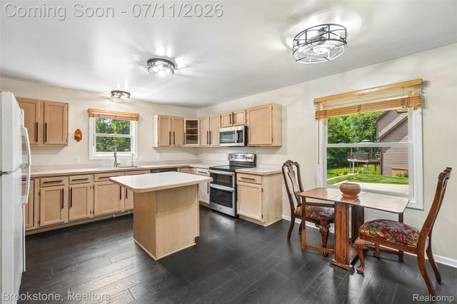6423 Southampton Drive, Independence Charter Township, MI 48346