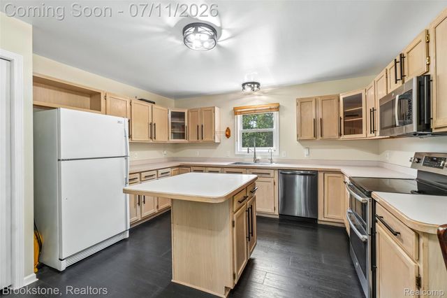 6423 Southampton Drive, Independence Charter Township, MI 48346
