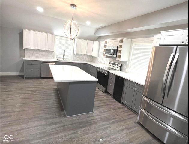 958 Woodruff Place Middle Unit B Drive, Indianapolis, IN 46201