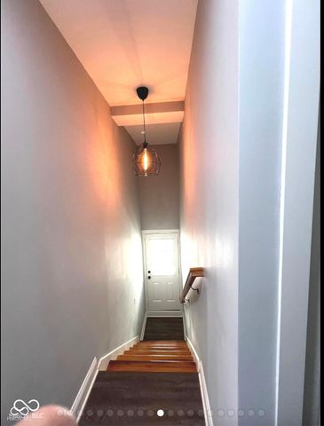 958 Woodruff Place Middle Unit B Drive, Indianapolis, IN 46201