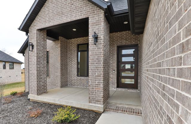 1999 N Alysheba Court, Springfield, MO 65802
