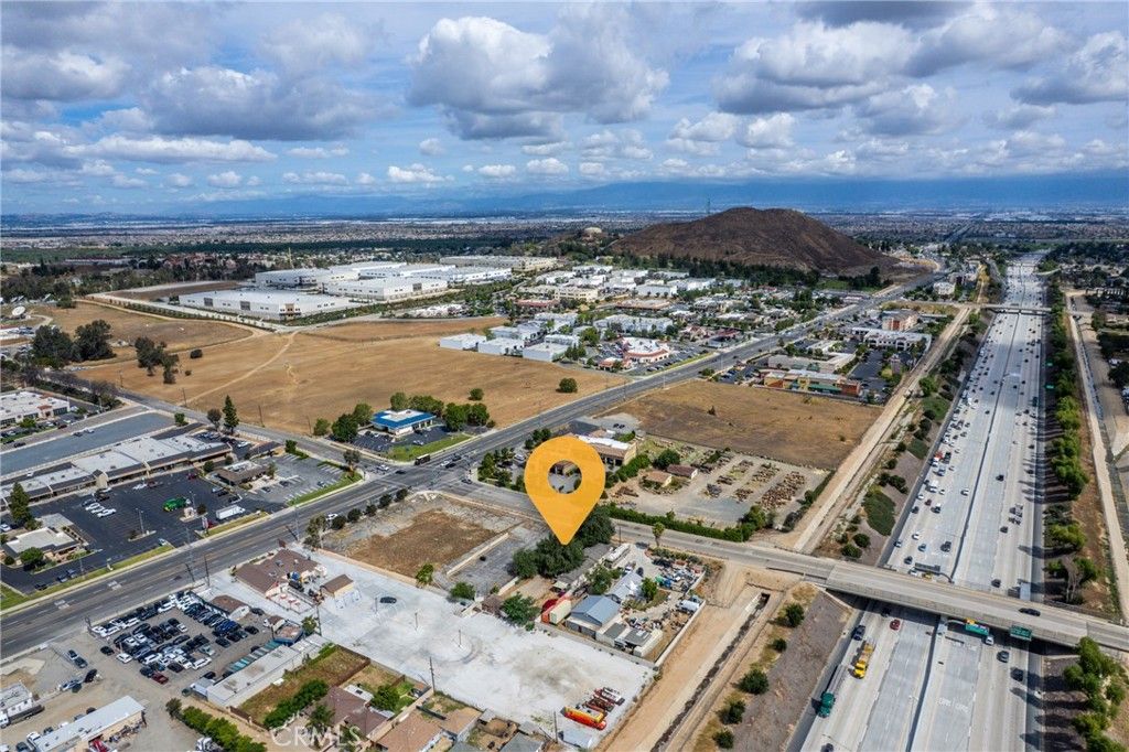 Image 10 of property listing at 1652 4th, Norco, CA 92860