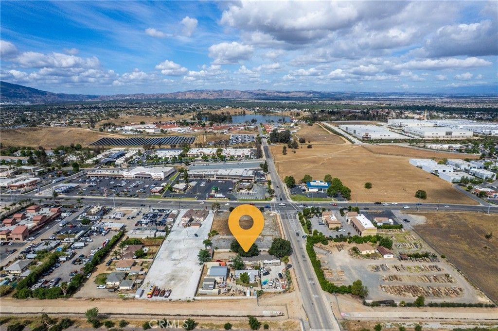 Image 11 of property listing at 1652 4th, Norco, CA 92860