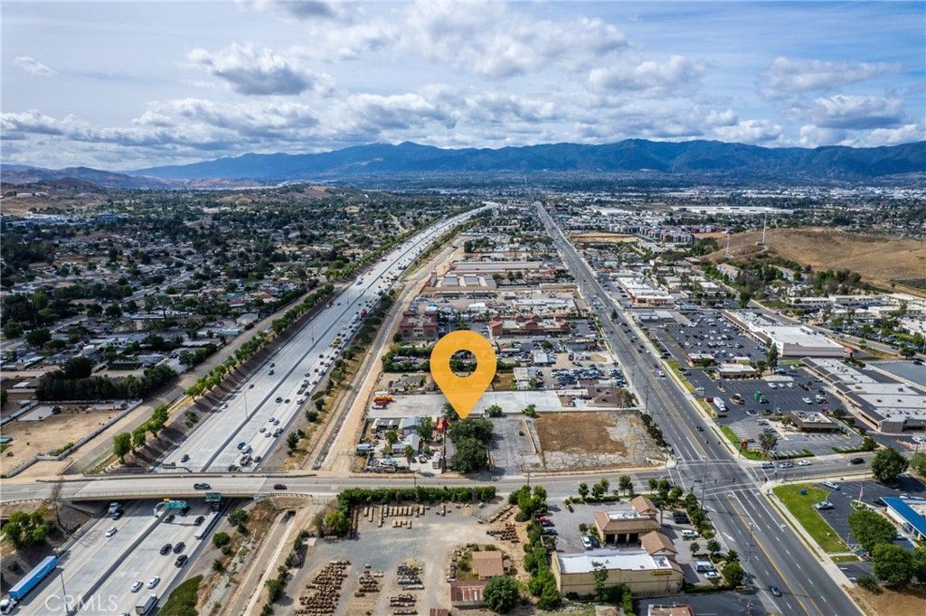 Image 12 of property listing at 1652 4th, Norco, CA 92860