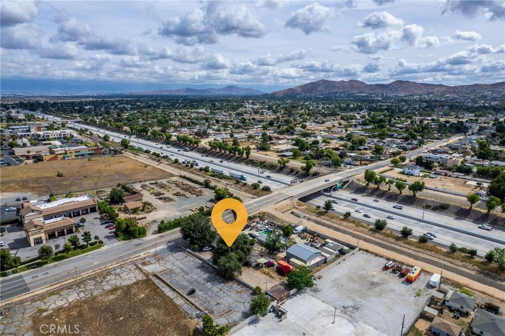 Image 16 of property listing at 1652 4th, Norco, CA 92860