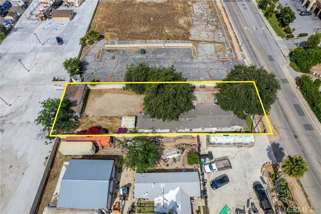 Image 2 of property listing at 1652 4th, Norco, CA 92860