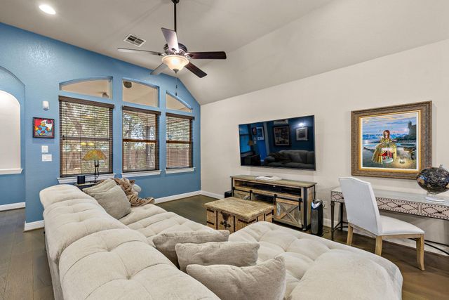 520 Merlin LN, Leander, TX 78641