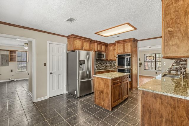 6214 Bayou Boulevard, Baytown, TX 77521