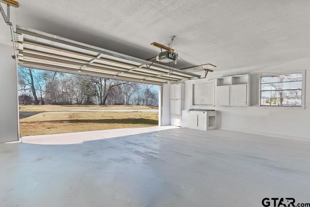 2400 Holly Street, Jacksonville, TX 75766