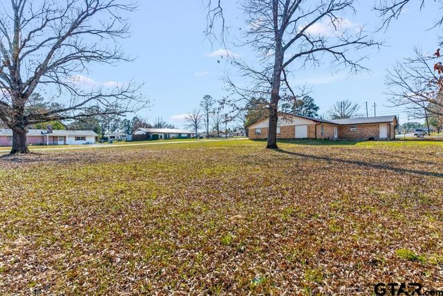 2400 Holly Street, Jacksonville, TX 75766