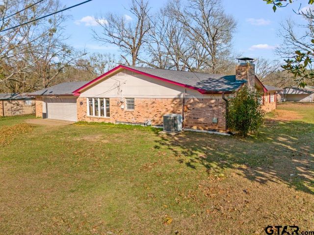 2400 Holly Street, Jacksonville, TX 75766