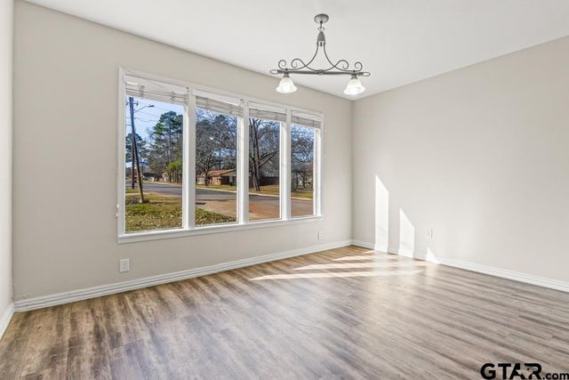 2400 Holly Street, Jacksonville, TX 75766