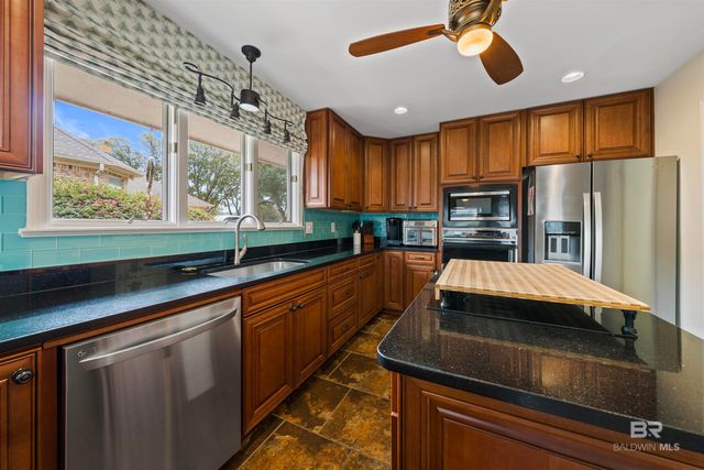 9100 Lakeview Drive, Foley, AL 36535