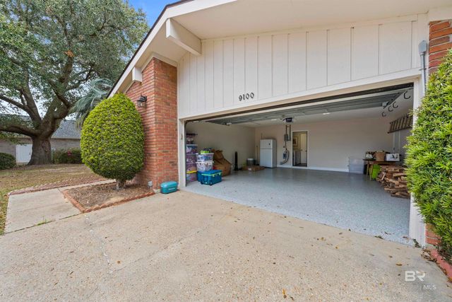 9100 Lakeview Drive, Foley, AL 36535