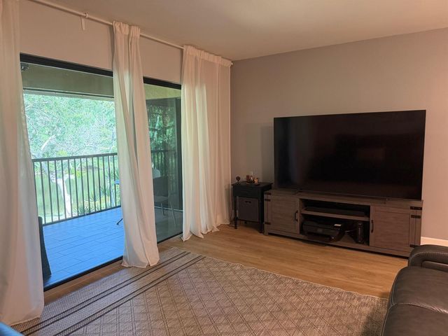 2664 NW 42nd Avenue, Coconut Creek, FL 33066