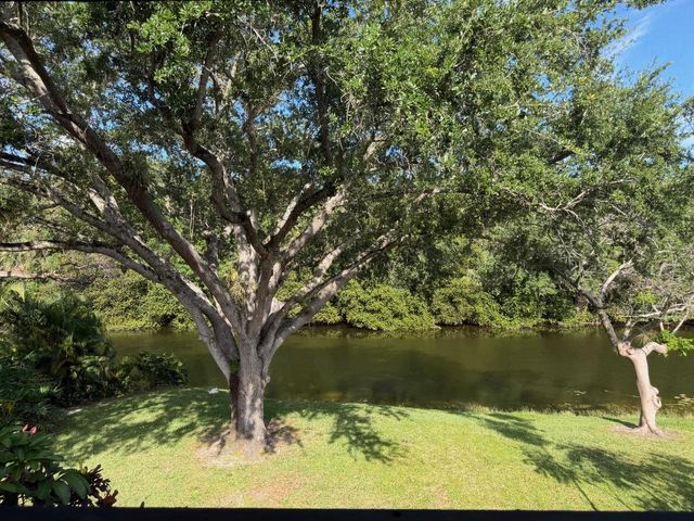 2664 NW 42nd Avenue, Coconut Creek, FL 33066