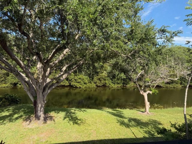 2664 NW 42nd Avenue, Coconut Creek, FL 33066