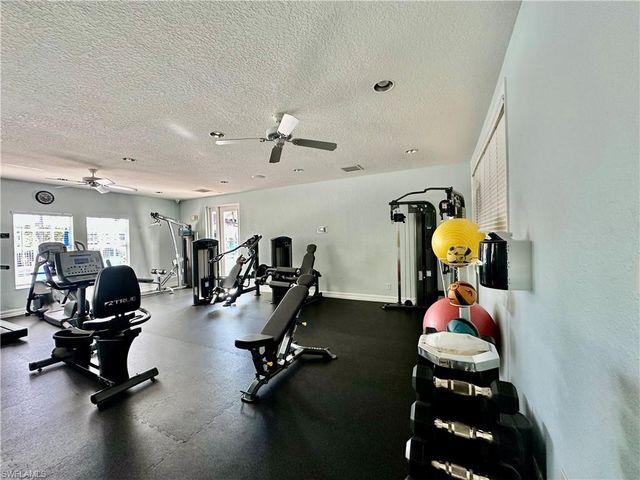 4700 Saint Croix LN # 335, Naples, FL 34109