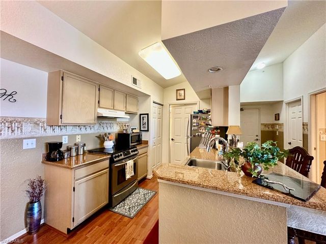 4700 Saint Croix LN # 335, Naples, FL 34109