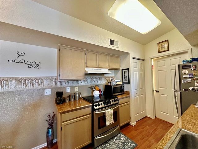 4700 Saint Croix LN # 335, Naples, FL 34109