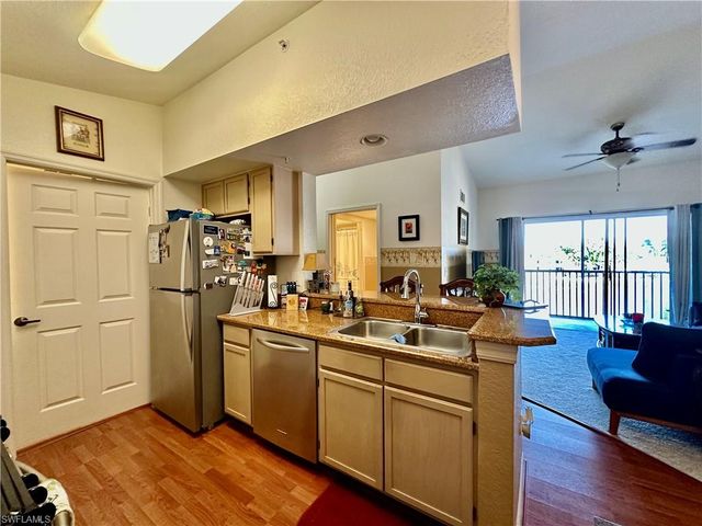 4700 Saint Croix LN # 335, Naples, FL 34109