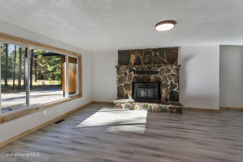 253 Hopkins RD, Sandpoint, ID 83864 photo 4