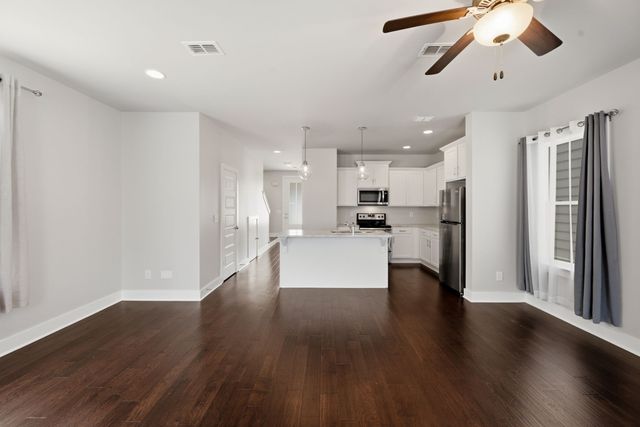 752 Cottage Park Dr, Nashville, TN 37207