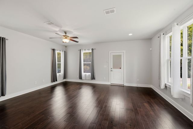 752 Cottage Park Dr, Nashville, TN 37207