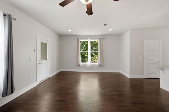752 Cottage Park Dr, Nashville, TN 37207