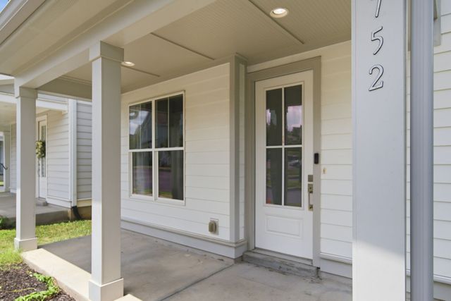 752 Cottage Park Dr, Nashville, TN 37207