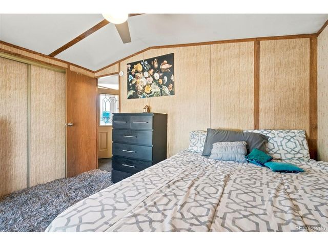 422 Willow Dr, Lochbuie, CO 80603