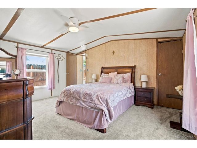 422 Willow Dr, Lochbuie, CO 80603
