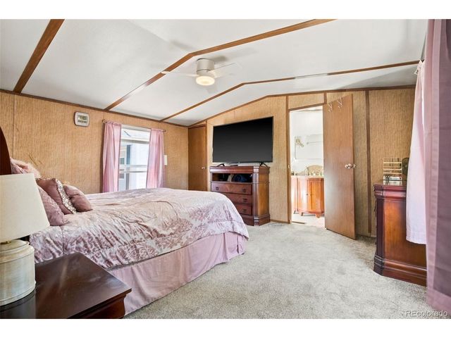 422 Willow Dr, Lochbuie, CO 80603