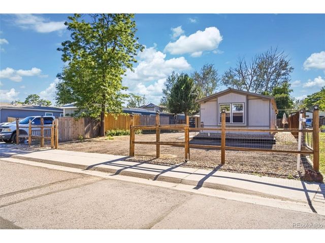 422 Willow Dr, Lochbuie, CO 80603