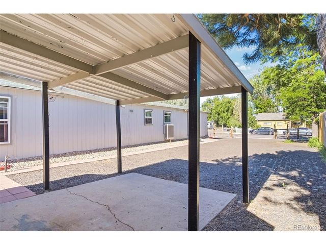 422 Willow Dr, Lochbuie, CO 80603