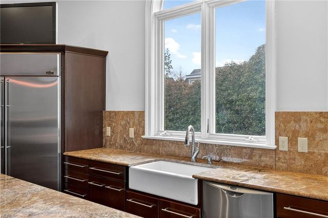 4216 Haymarket LN, Williamsburg, VA 23188