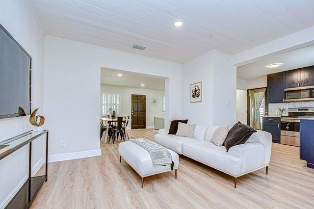 1511 E NORTH STREET, Tampa, FL 33610