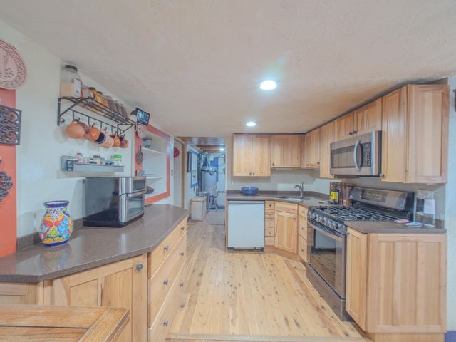 1002 Walter Street NE, Albuquerque, NM 87102