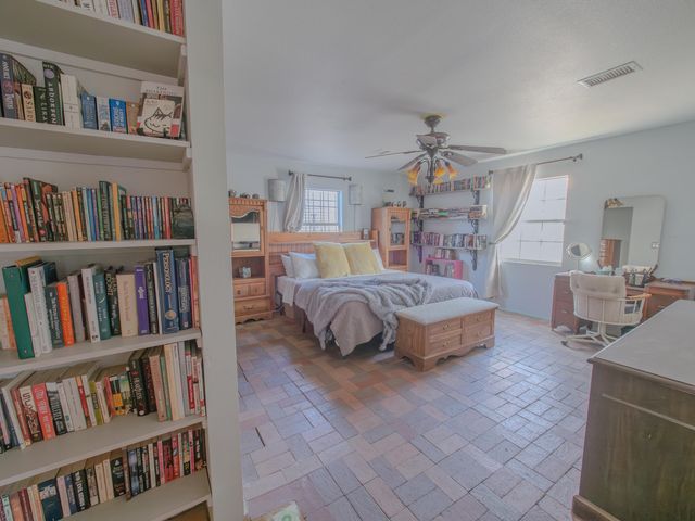 1002 Walter Street NE, Albuquerque, NM 87102