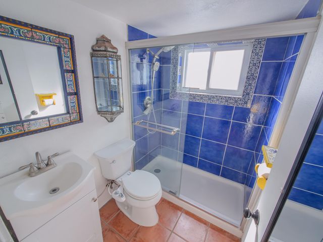 1002 Walter Street NE, Albuquerque, NM 87102