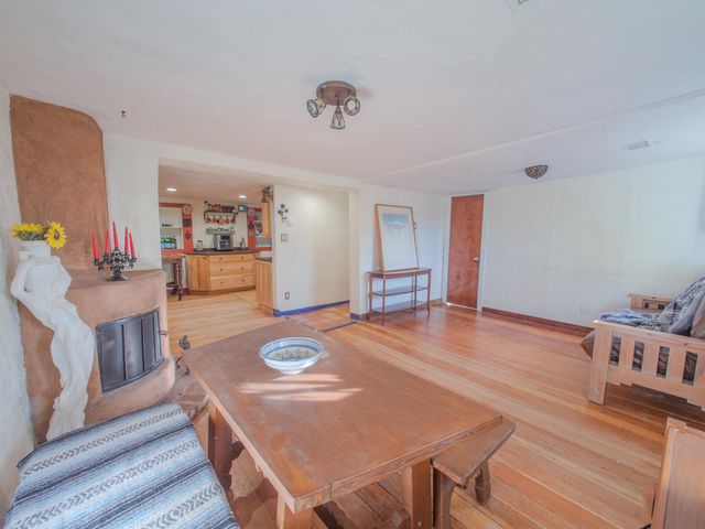 1002 Walter Street NE, Albuquerque, NM 87102